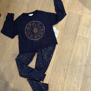 NWT Cute Navy Blue Yoga sweatshirt and leggings. Size M